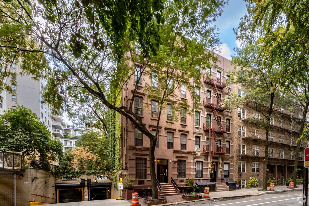 Primary Photo - 538 E 89th St