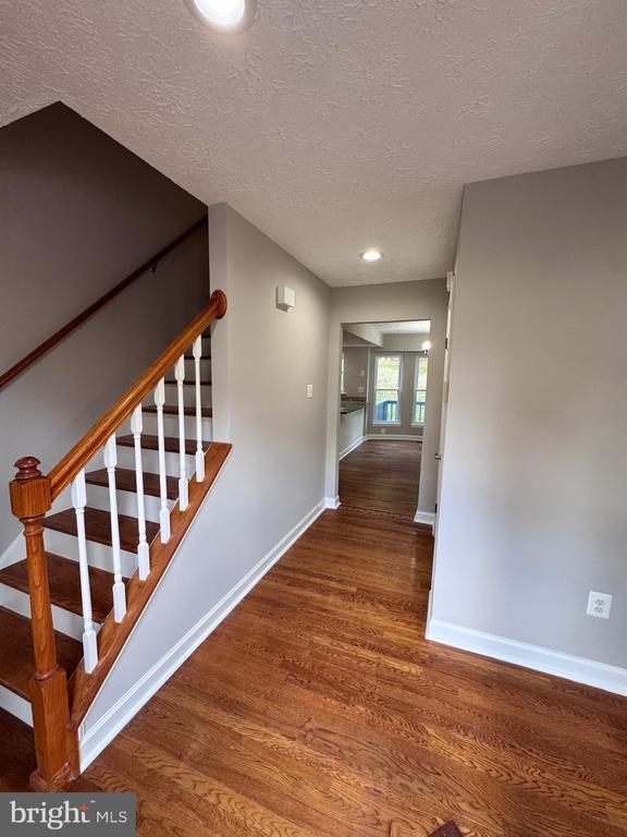 Building Photo - 915 Cypress Point Cir