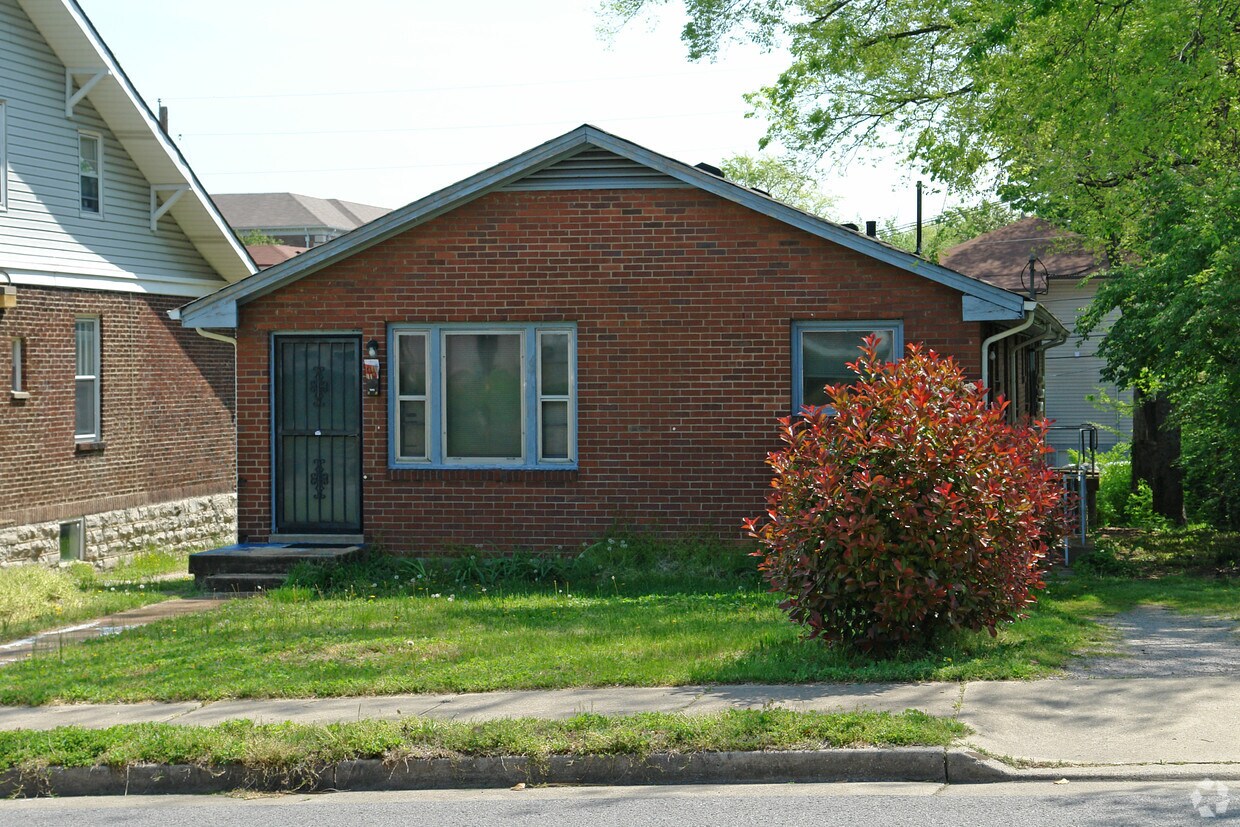 Building Photo - 1228 17th Ave S