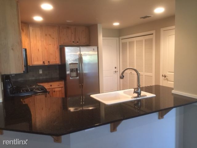 Building Photo - 6310 Locarno Dr