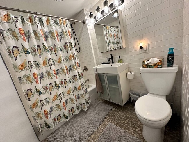 Foto del edificio - 124 Pioneer St