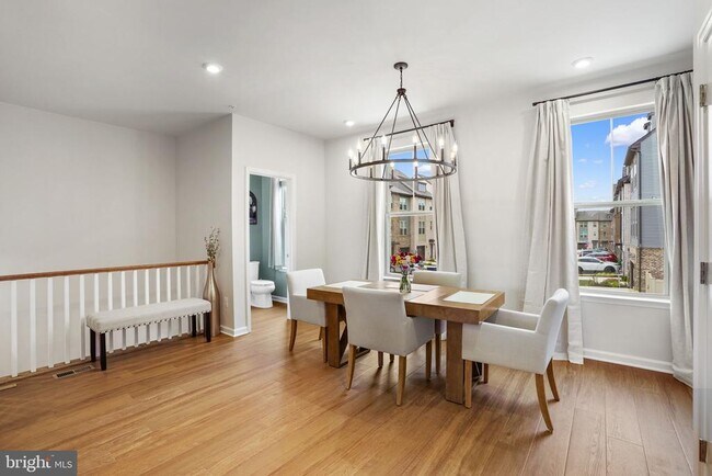 Foto del edificio - 3421 St Robin Ln