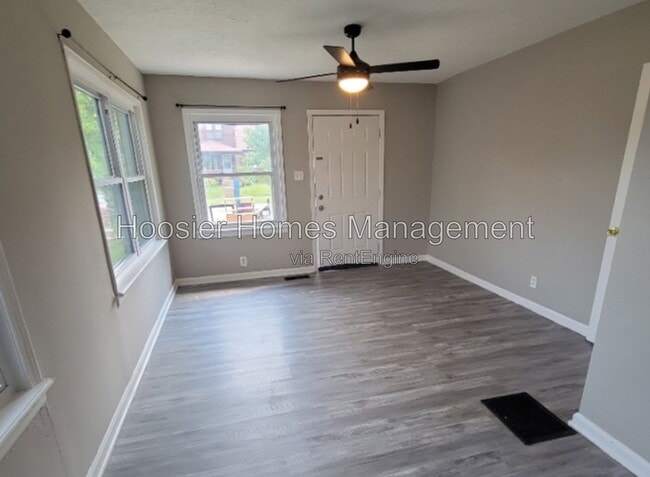 Building Photo - 932 N Leland Ave