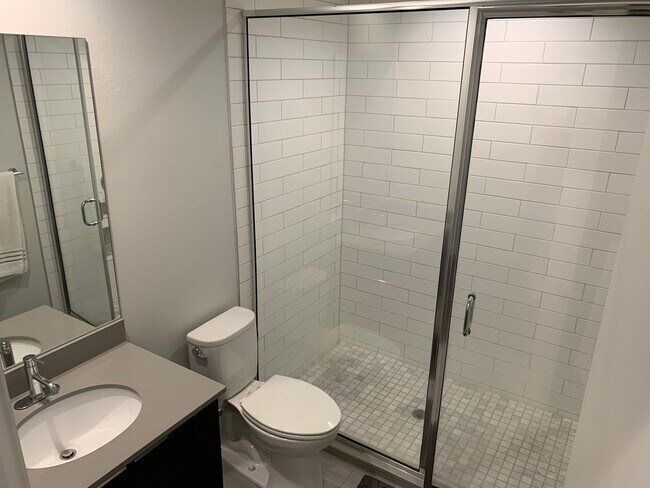 Building Photo - East Austin Studio! A Must See!
