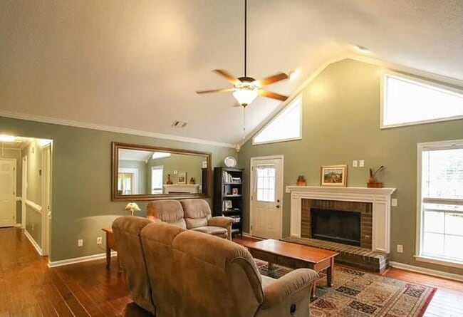 Building Photo - 397 Greenwich Dr