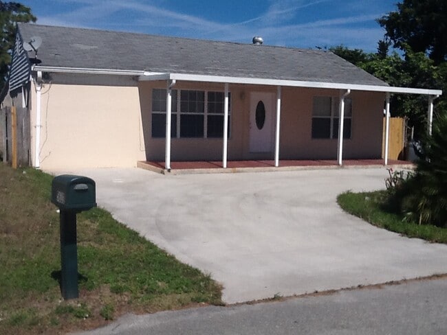 Building Photo - 5653 Coconut Rd