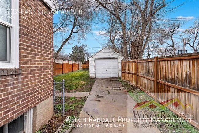 Building Photo - 3 Bedroom 1 Bath SLC Home.