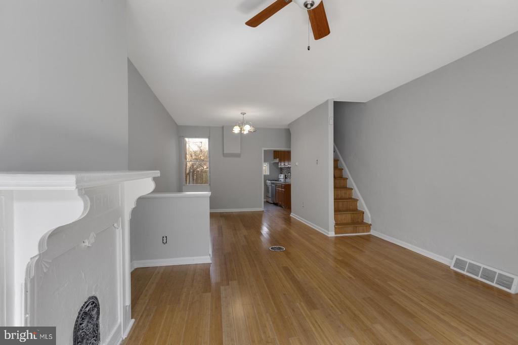 Primary Photo - 2333 Greenwich St