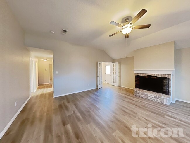 Building Photo - 3005 Scenic Glen Dr