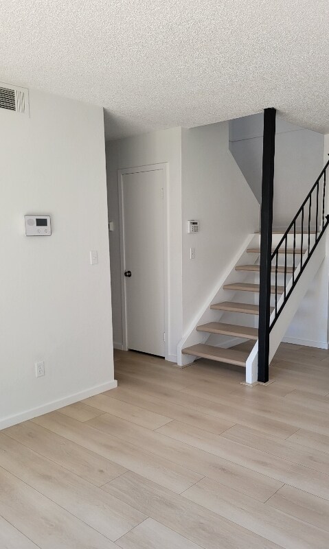 Foto del edificio - 10 Paramount Cir