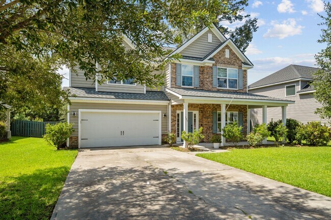 Foto del edificio - Relax by the Water – 4BR Home with Pond Views in Creekside