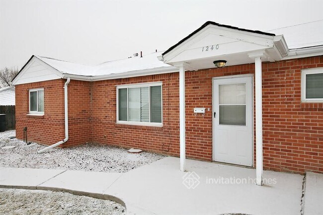 Building Photo - 1240 E 95th Ave