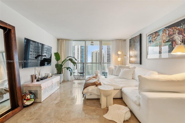 Foto del edificio - 1155 Brickell Bay Dr