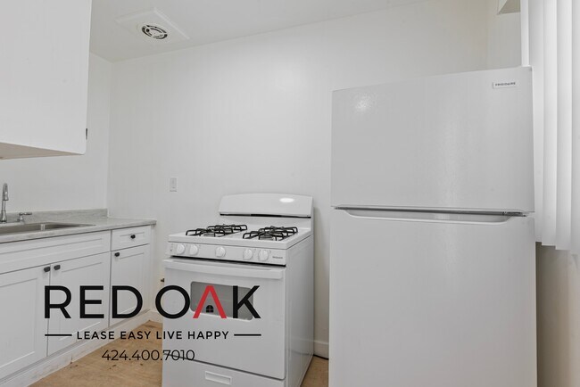 Foto del edificio - Charming Two Bedroom Walk-Up with Open Con...