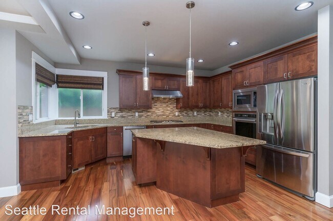 Foto del edificio - 4 br, 2.5 bath House - 8040 122nd Ave NE