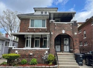 Building Photo - 1441 Lawrence St
