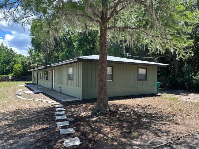Building Photo - 1131 N Trudel Pt