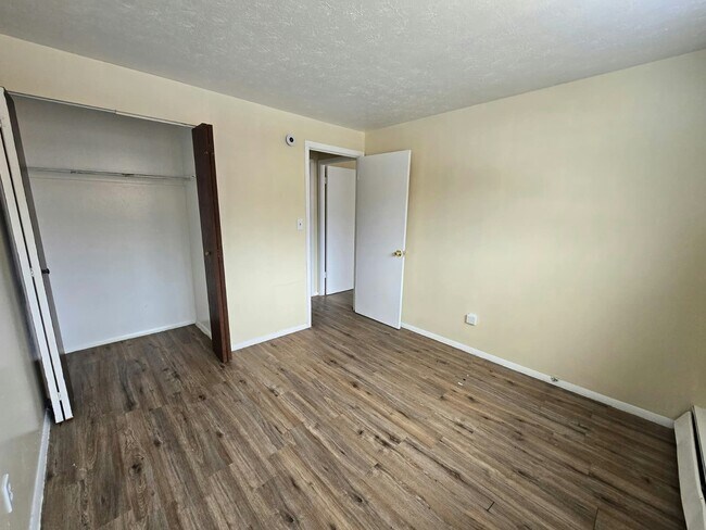 Foto del edificio - 14815 Euclid Ave