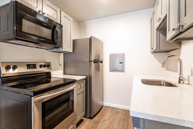 1BR, 1BA - 530SF - Cocina - Summit on Prospect