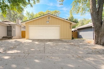 Building Photo - 8709 E 109 Terrace