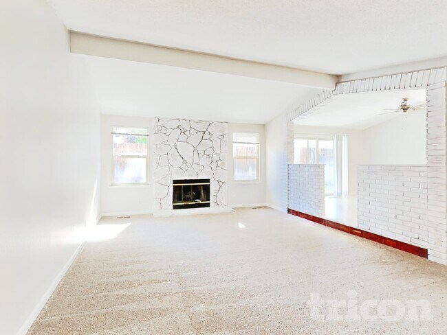 Foto del edificio - 3420 Alpland Ln