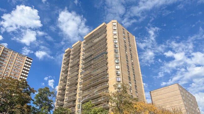 Foto del edificio - Woodner House Condominiums