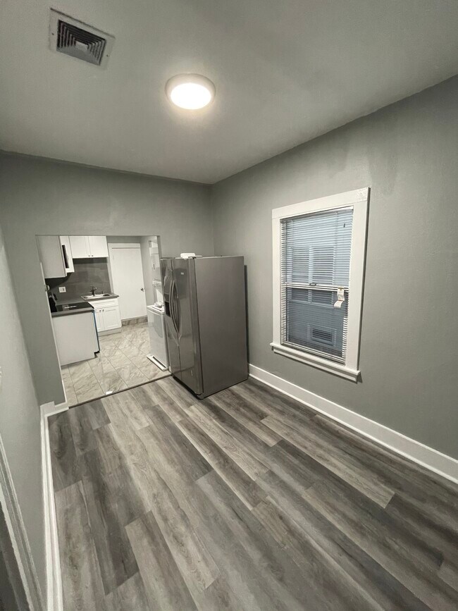 Dining area - 1520 Santa Clara Ave