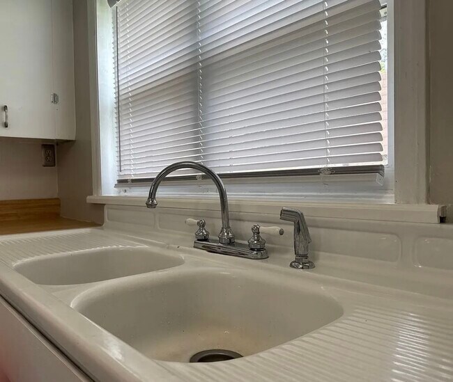 Foto del edificio - 740 Lawn Dr