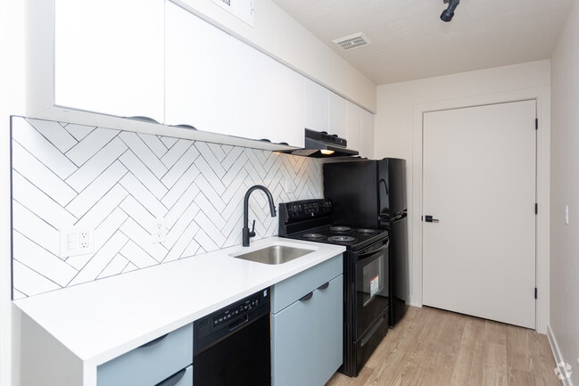 1 HAB, 1 BA: 595 ft² - Century at Sugar House Apartments