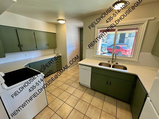 Foto del edificio - 567 E 500 N