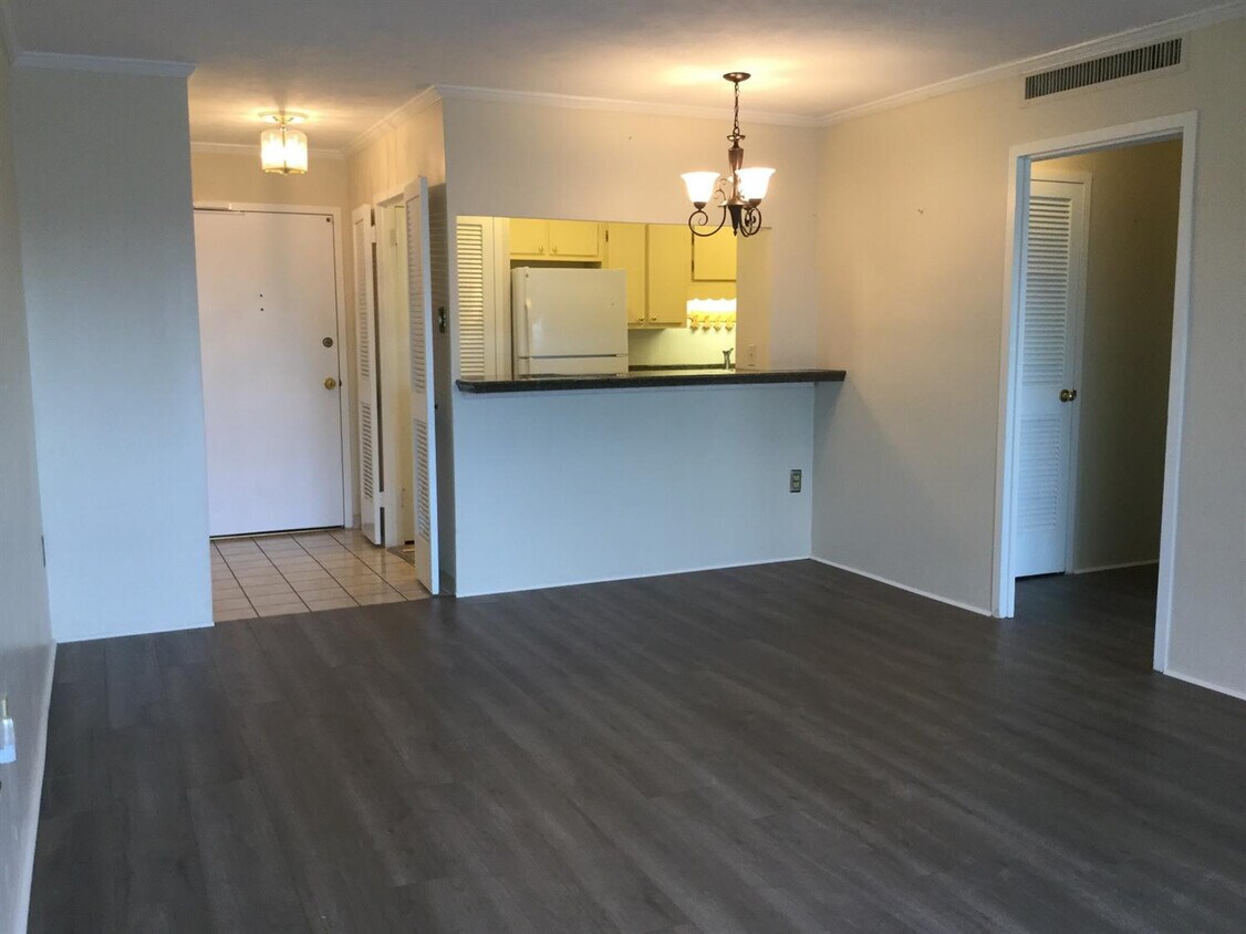 2121 Nicholasville Rd Unit 210, Lexington, KY 40503 Condo for Rent in