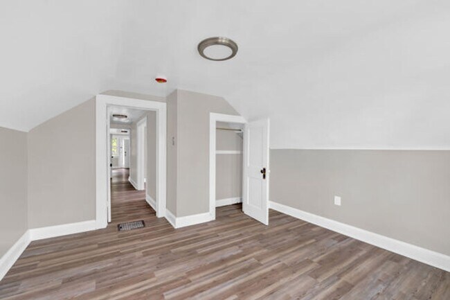 Building Photo - Endora