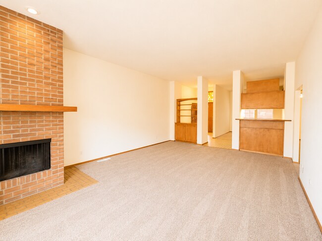 Foto del edificio - 23 Lakeshore Dr NE