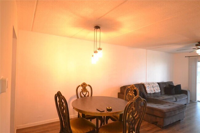 Foto del edificio - 2944 W Bay Dr