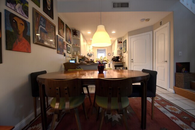 dining room - 137 Radcliffe Ct