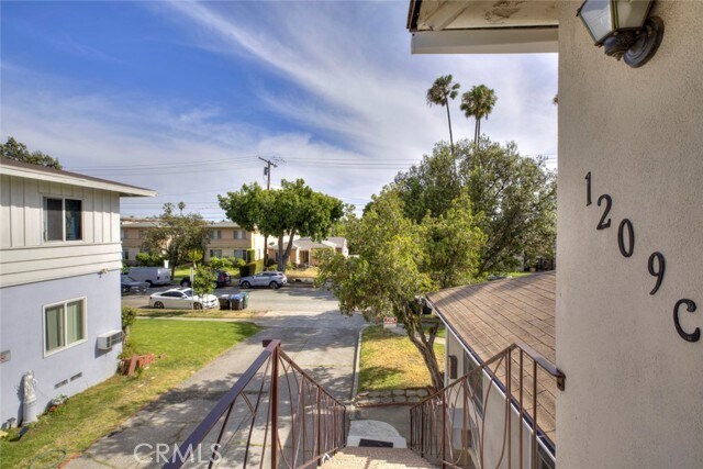 Foto del edificio - 1209 E Lexington Dr