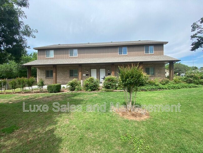 Foto del edificio - 1124 E Campbell St