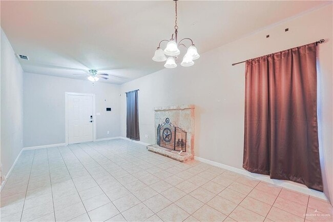 Building Photo - 742 S Texas Ave