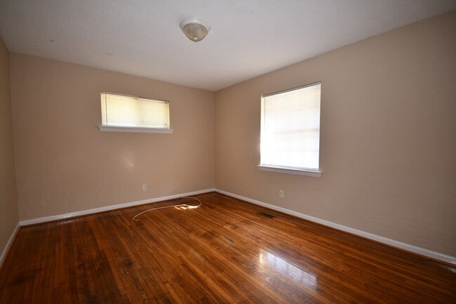 Building Photo - 1801 N Concord Rd