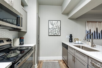 Interior Photo - Emerson at Ford Park