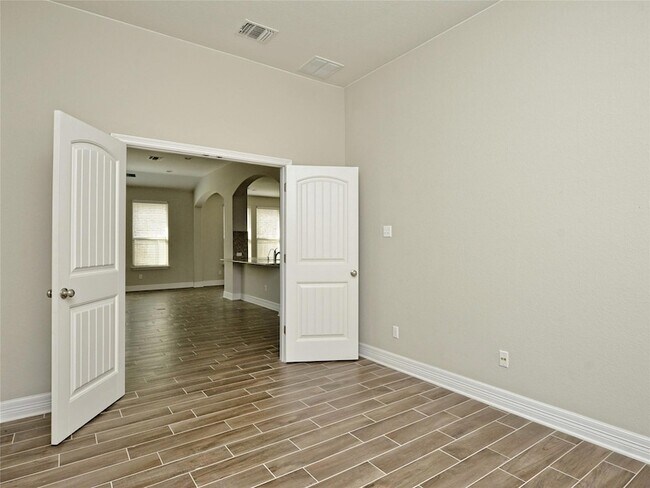 Building Photo - 3724 Lunet Ring Way
