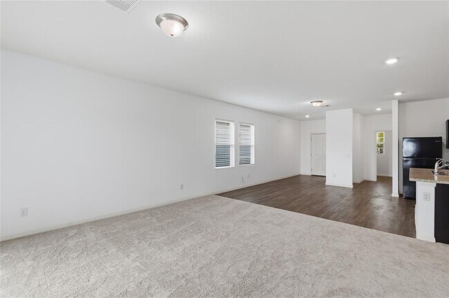 Foto del edificio - 211 Shiro Dr