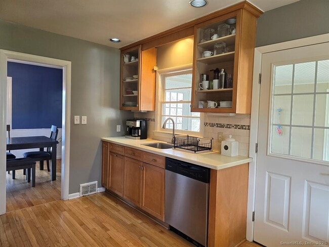 Building Photo - 856 Shagbark Dr