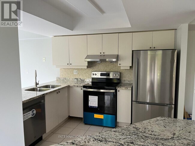 Building Photo - 45-245 Kingsbridge Garden Cir