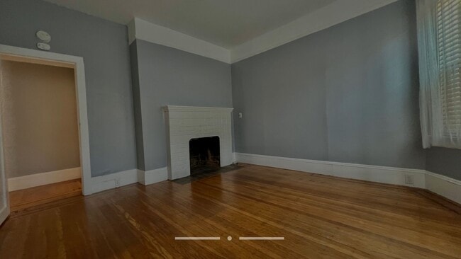 Building Photo - Charming Duplex Lower Unit – 2bd 1ba Nestl...