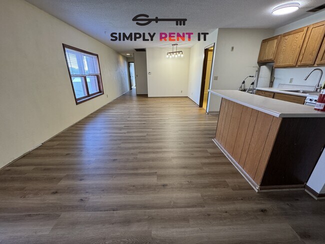 Foto del edificio - Renovated 2 bedroom, Story City