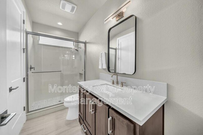 Foto del edificio - 2408 Schooner Ave