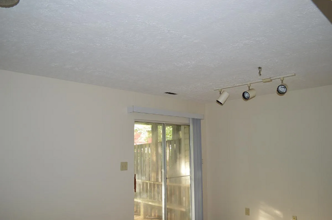 Building Photo - 3127 Forest Run Dr