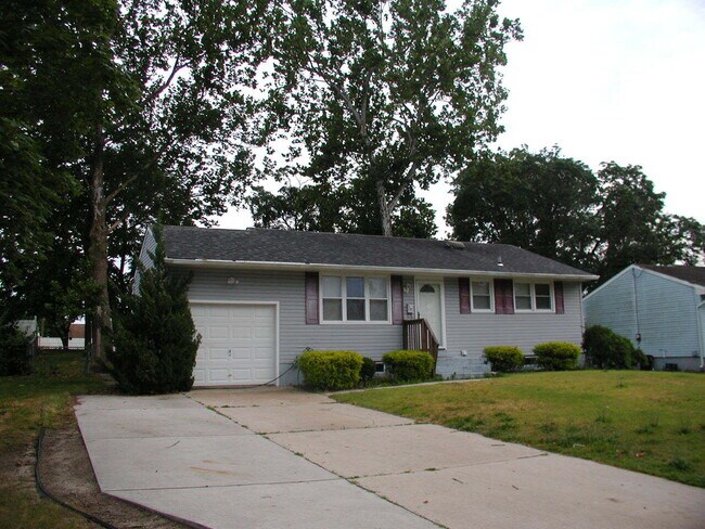 Foto del edificio - Gorgeous 3 bedroom 2 bath rancher!