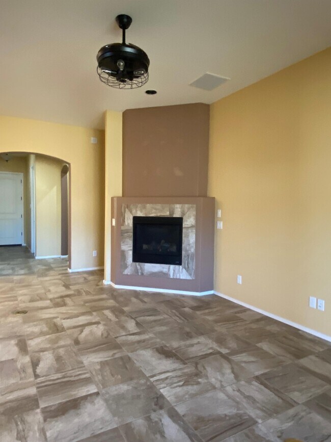 Building Photo - 3954 Marden Ln